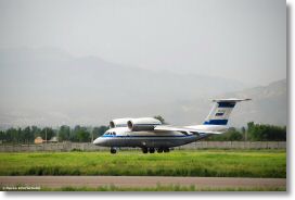Antonov AN-72 RussiaAF-Douchanbe-24avr2008-DSC_0002.jpg